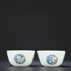 A Pair Of Qing Yongzheng Bucket Color Floral Pattern Bowls