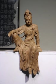 Nanmu carved the statue of Guanyin