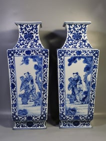 A pair of blue and white entwined lotus patterned windows made in the Qianlong year of the Qing