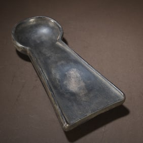 A piece of Chen Yanbo's old Cheng mud three-legged dustpan inkstone