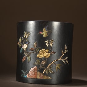 A Qianlong purple sandalwood treasure inlaid flower and bird pattern pen holder