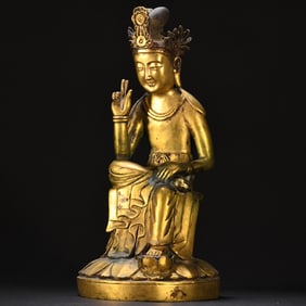 A bronze gilded statue of the free Guanyin statue