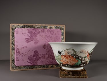 A collection of colorful flowers and birds poetry and prose entrusted by Emperor Kangxi of the Qing