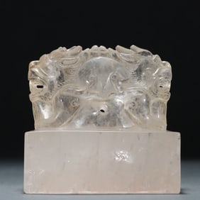 A crystal double dragon button seal