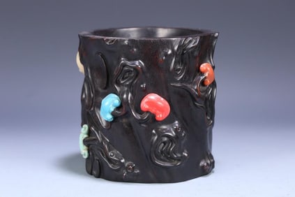 An Old Red Sandalwood Inlaid With Jade Ganoderma Lucidum Stump Pen Holder