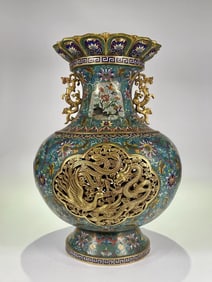 A piece of pinched-wire enamel Dragon and Phoenix bottle