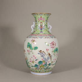 A Daoguang Pink Haiyan River Picture Double Ear Bottle