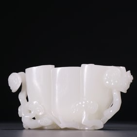 A Hotan White Jade Seed Material Ganoderma Grain Pen Wash