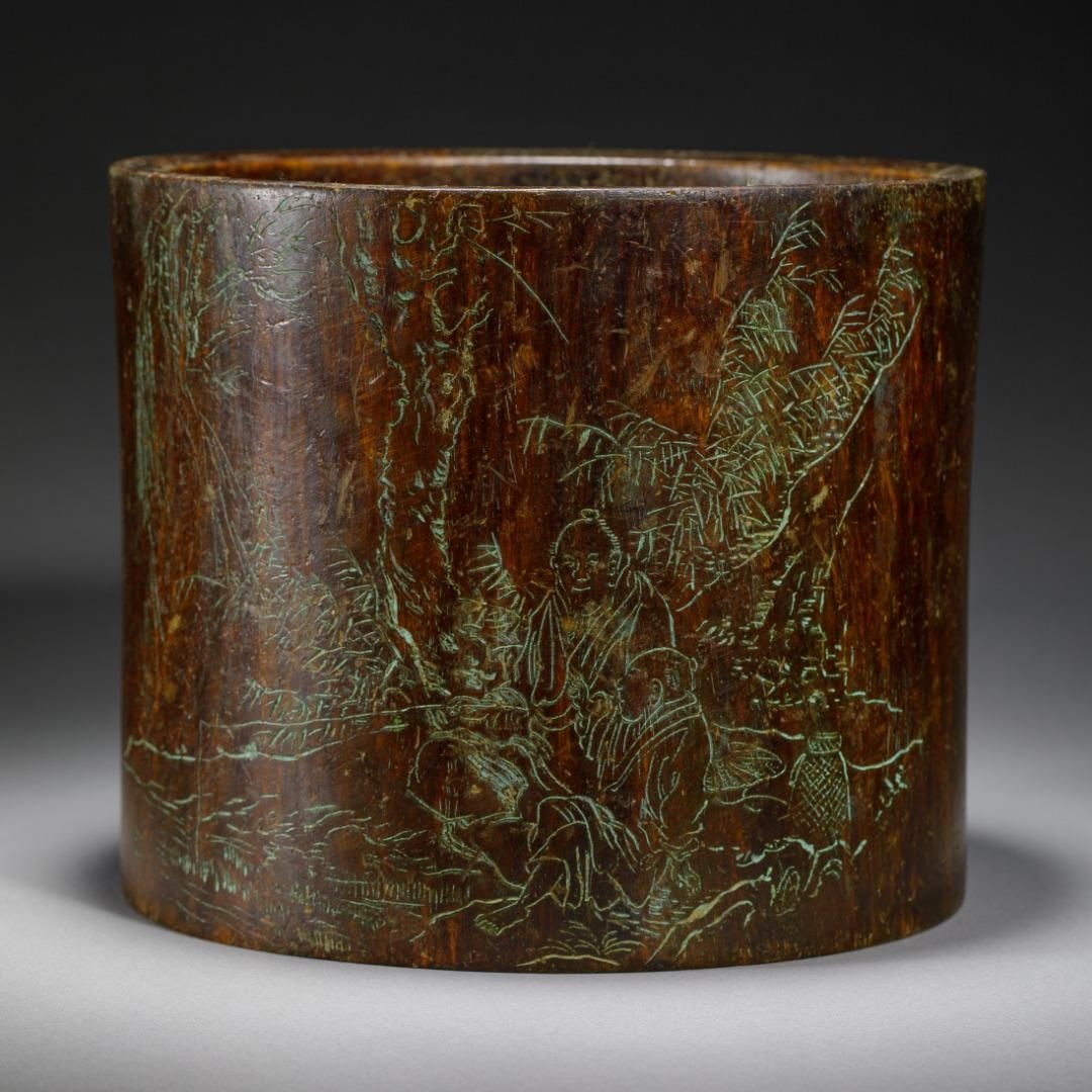 Huanghuali pen holder: Huanghuali pen holder Size: 21x17.5cm W:1428g (The dimensions of all batches are manually measured.If you need more detailed information, please contact our customer service before bidding.)