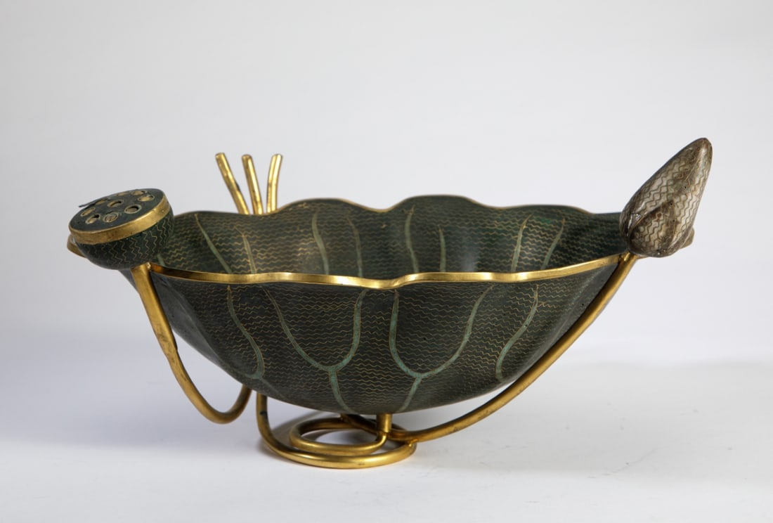 A Cloisonne Lotus Leaf Brush Wash: Jingtai Blue Lotus Leaf Pen Wash Description: Jingtai Blue Lotus Pen Wash Whole Utensil Full And Round, Color Matching Brilliant Eye-Catching, Silk Cutting Techniques Are Skilled, Coherent Without Int