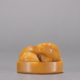 Tianhuangshi Carved Auspicious Beast Button Seal