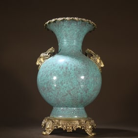 A furnace glaze inlaid with copper double sheep ear appreciation bottle