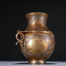 A gilded animal patterned ear vase