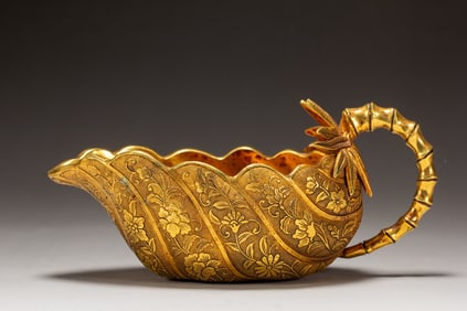 A copper gilded pen for washing