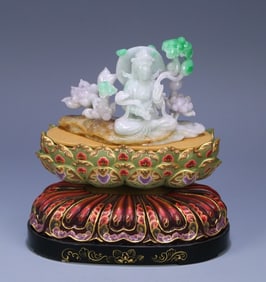 A Precious Jadeite Carving Guanyin Ornament