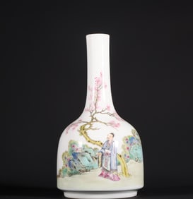 A piece of Qing Dynasty Yongzheng pastel figure rattle