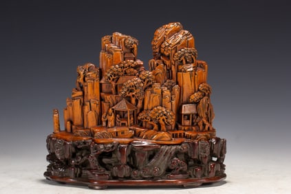 A boxwood shanzi ornament