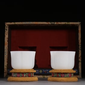 A Pair Of Qing Hetian Jade Carved Poems Melon Prismatic Wine Glasses