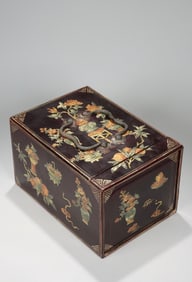A rosewood lacquer painted hair comb box