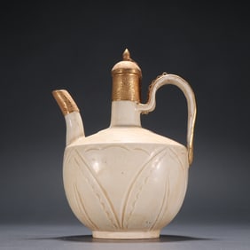 A Ding kiln gold wrapped holding pot