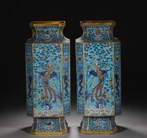 A pair of Qing copper cloisonné cloisonné enamel Danfeng Chaoyang Bafang bottles