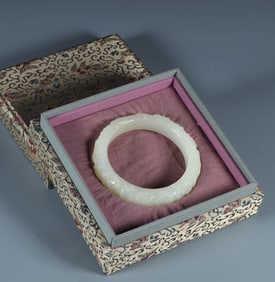 A Qing Hotan Jade bracelet