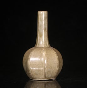 Song Qing Porcelain Octagonal Vase