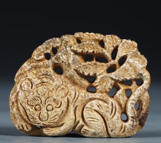 A piece of Hetian jade, burned jade, and Akiyama tiger tile