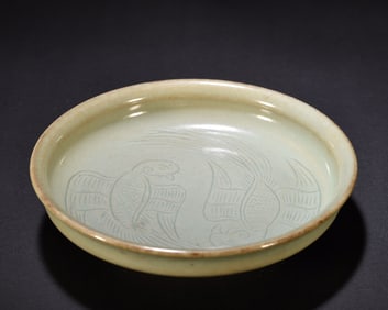 A celadon dark engraved double bird pattern plate