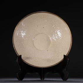 A Ding Kiln Gold Carved Flower Appreciation Plate