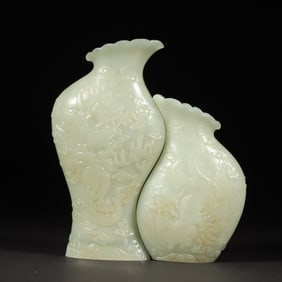 A Hotan Jade dragon phoenix mother son bottle