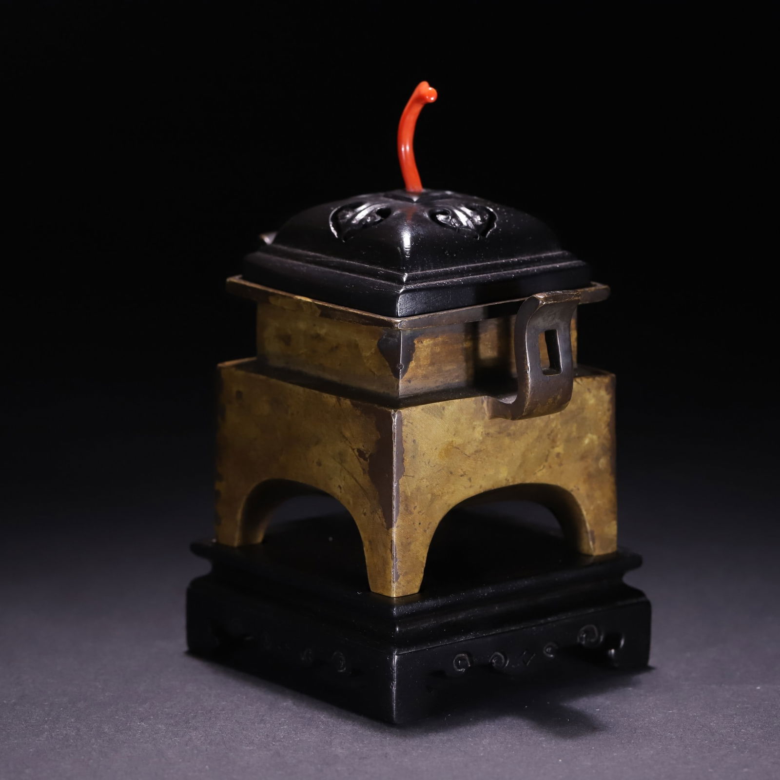 One Piece Of Copper Amphora Three-Legged Stove (1 of 9)