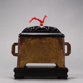 A Xuande style square copper tire aromatherapy stove