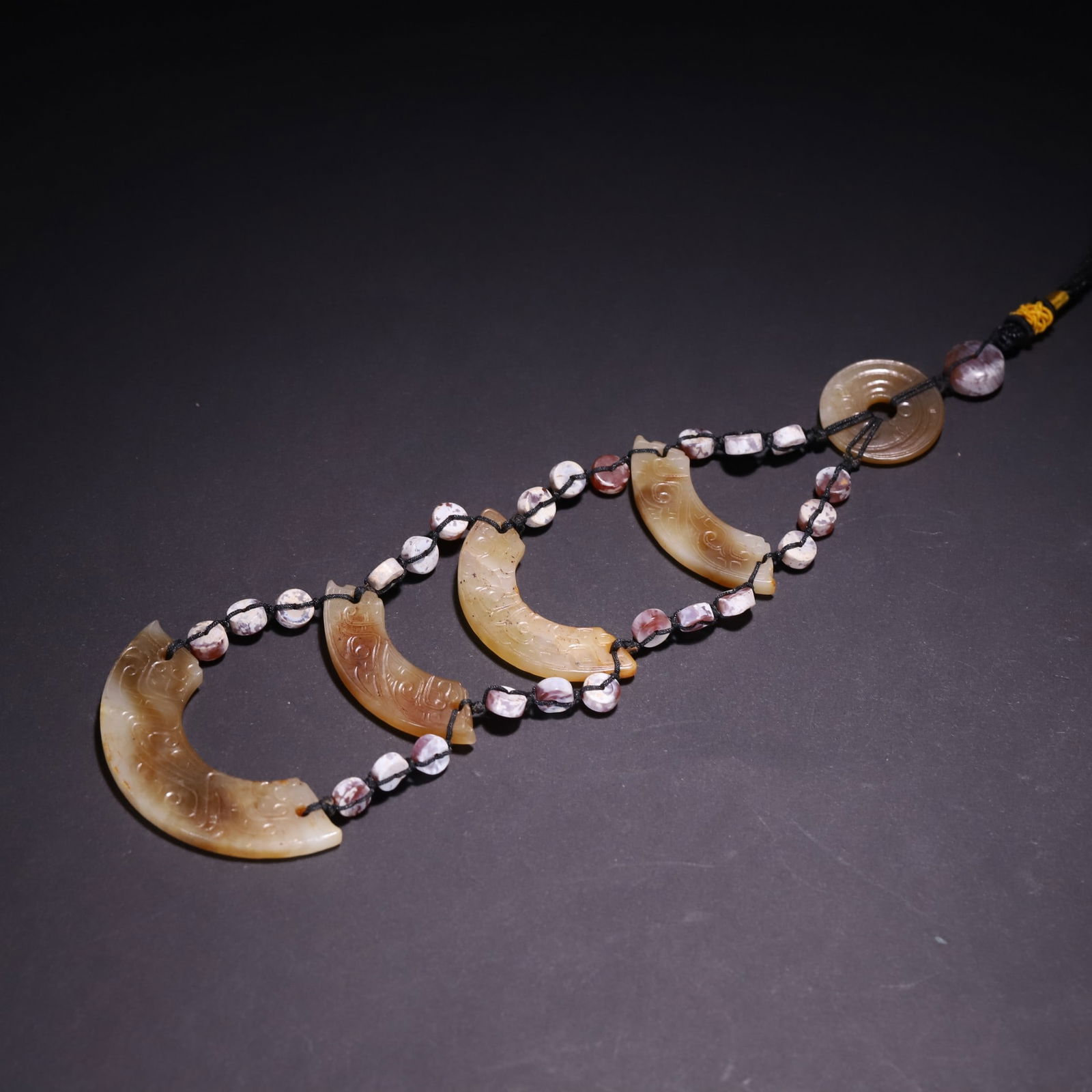 A set of antique jade ornaments: A set of high antique jade ornaments Size: ??6.75x1.7x0.45cm ???2.8x0.2TotalW:57g (The dimensions of all batches are manually measured.If you need more detailed information, please contact our custome