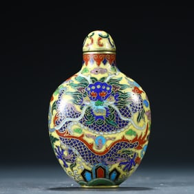 A piece of Qing Qianlong cloisonné dragon pattern snuff bottle