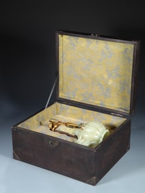 A piece of Hetian jade sheep poem text Liang pot