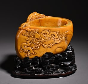 A piece of Shou Yama Tian yellow dragon pattern washed study ornaments