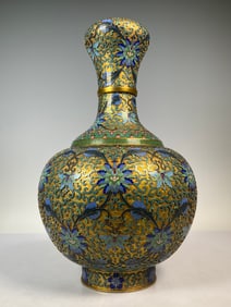 A cloisonné gold treasure pattern garlic bottle