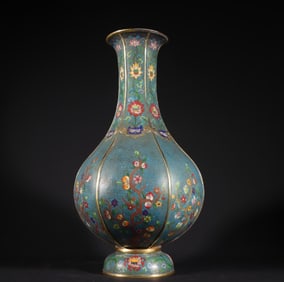 A Qing Dynasty Qianlong cloisonné enamel cloisonné hexagonal bottle