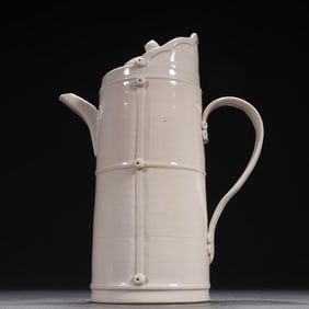 A piece of the Northern Song Dynasty Ding kiln Domu pot