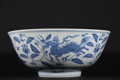 A large bowl with blue and white sea monster pattern in Chenghua in the Ming Dynasty
