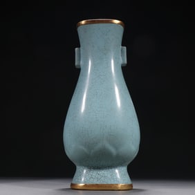 A Ru kiln silver-gilt ear bottle