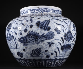A piece of Ming Dynasty Yongxuan mackerel algae pattern jar