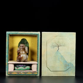 A piece of Hetian jade bear