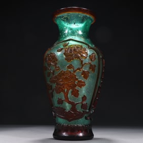 A clear glazed sprinkled gold set of tires carved pattern appreciation bottle