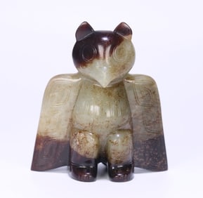 A piece of ancient jade and jade owl