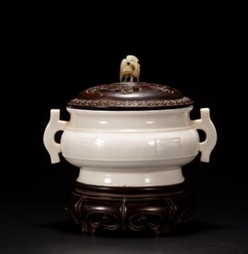 One piece of incense burner