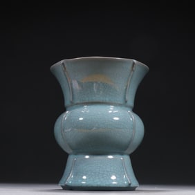 A piece of Ru kiln ice crack out of the halberd flower goose