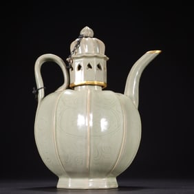 A piece of Song Yue kiln wrapped in Chrysostom flower holding pot