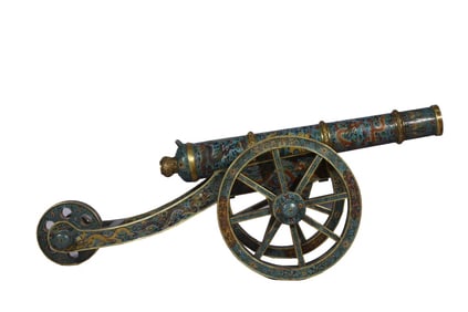 A Qing Dynasty "Qing Dynasty Qianlong Year Respect" cloisonné enamel cloud dragon pattern artillery